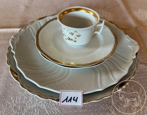 114 - Antikes Porzellan mit Goldrand