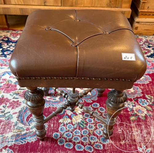 208 - Antiker Lederhocker