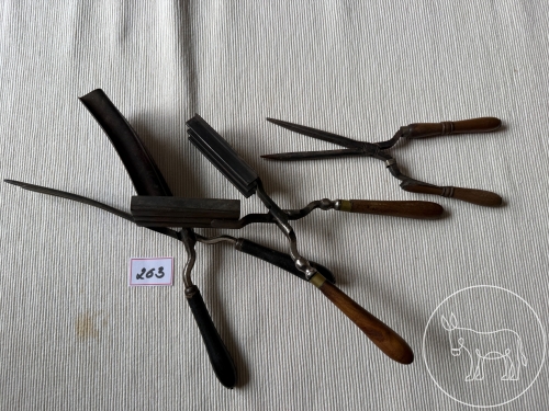 263 - Antiker Friseurbedarf