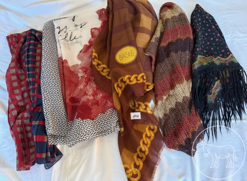 Bild 272 - Schals und Tücher Konvolut