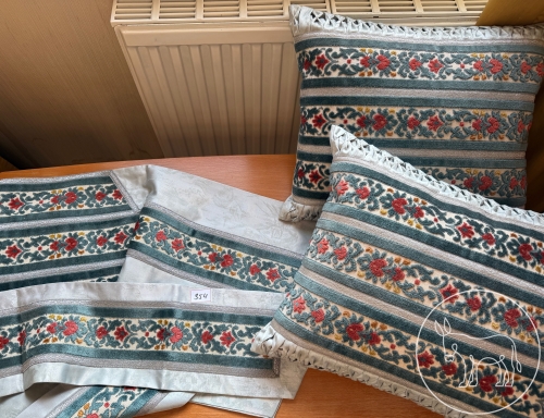 Bild 354 - Handgefertigtes Textilkonvolut