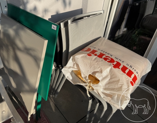 366 - 2 Gartentische 4 Gartensessel