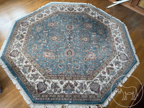 017 - 8-eckiger Teppich