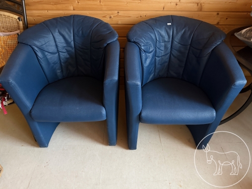 035 - 2 blaue, gepolsterte Sessel