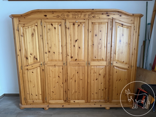 067 - 5-türiger Kleiderschrank