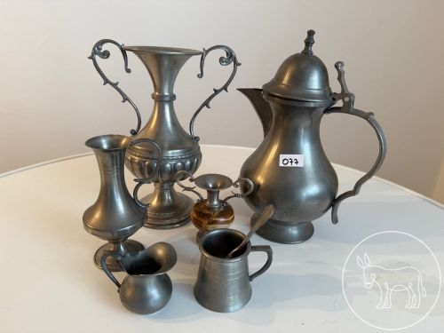 Bild 077 - Zinnvasen Konvolut