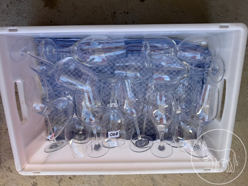 Bild 008 - Gläser Konvolut in Kiste