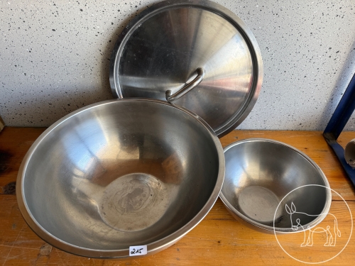 215 - 2 Edelstahlschüsseln, 1 Deckel