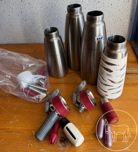 Bild 332 - isi Gasflaschen mit Zubehör