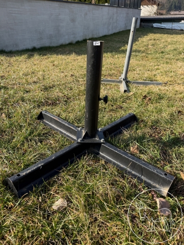 375 - Schirmständer Eisen / W.beton