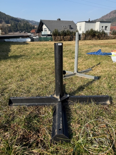 378 - Schirmständer Eisen / W.beton