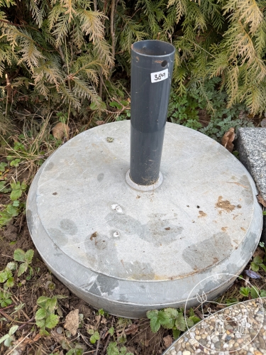 Bild 389 - Schirmständer Beton