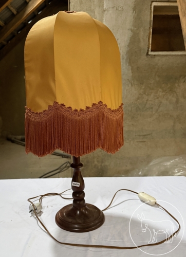 Bild 007 - Tischlampe mit Fransen