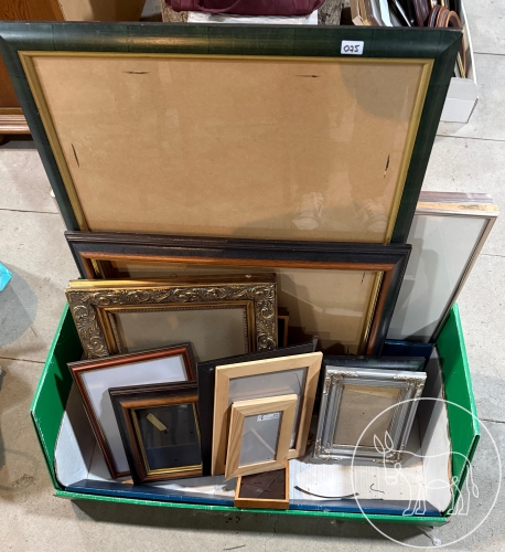 Bild 075 - Bilderrahmen Konvolut