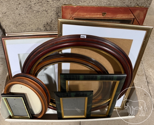 Bild 076 - Bilderrahmen Konvolut