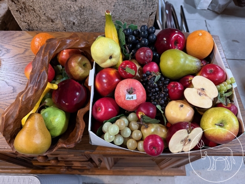 108 - Riesiges Kunst-Obst Konvolut