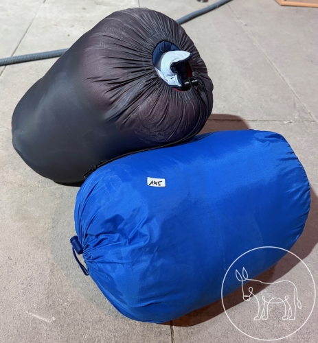 Bild 145 - 2 Daunenschlafsäcke