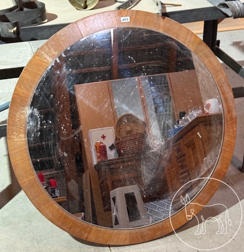 Bild 147 - Spiegel auf Holzplatte