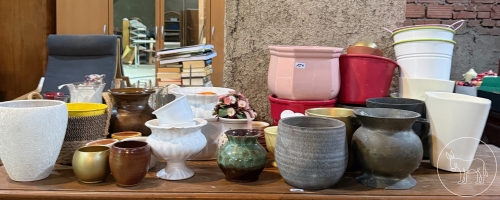 154 - Übertöpfe Konvolut