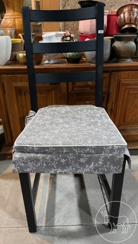 180 - Holzsessel schwarz mit Polster