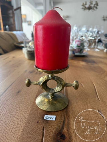 Bild 034 - Messingkerzenständer mit Kerze