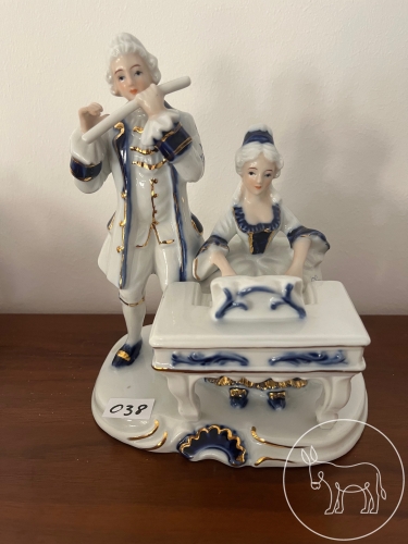 038 - Rokoko Porzellanfigur