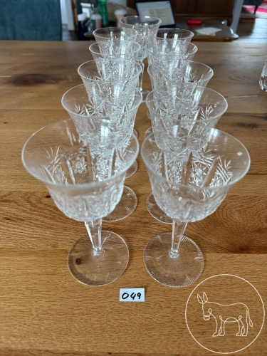 049 - 11 Bleikristall Weingläser